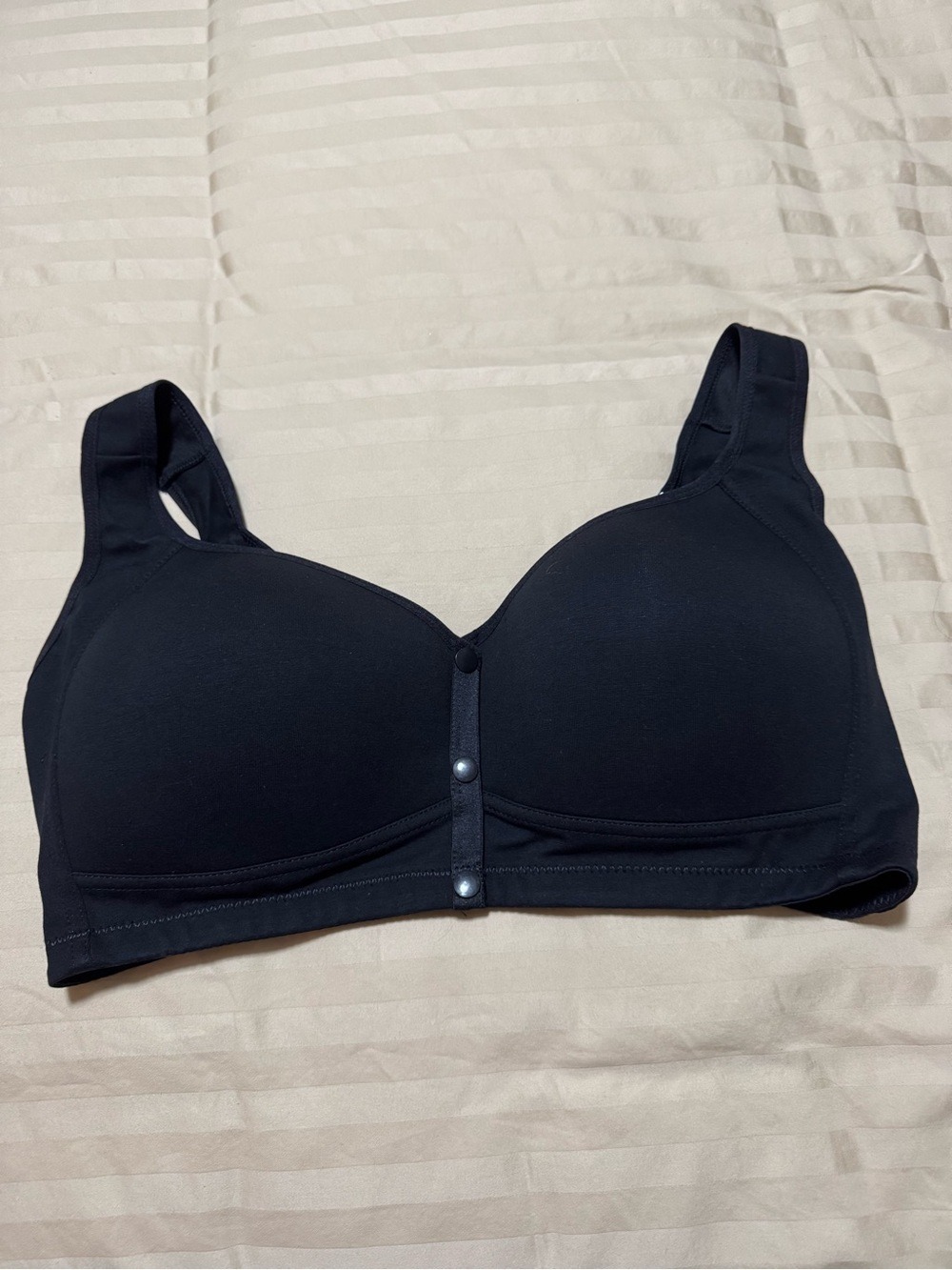 Daisy wireless snap front close soft cup black comfort bra size 2XL